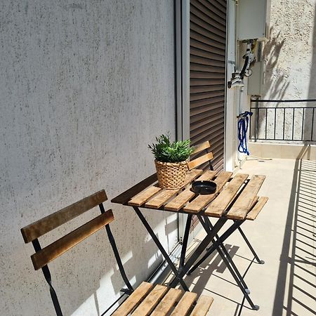 Apartment In The Heart Of The City 3 Larissa Esterno foto